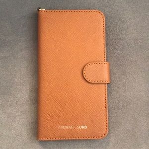 Michael Kors iPhone 7 Plus wallet